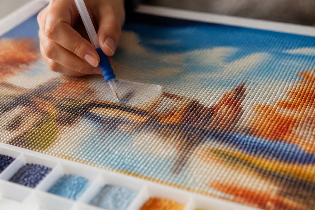 What Is Poured Glue Diamond Painting: A Guide
