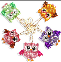 Cartoon owl diamond painting keychain set, five colorful owls – image 14